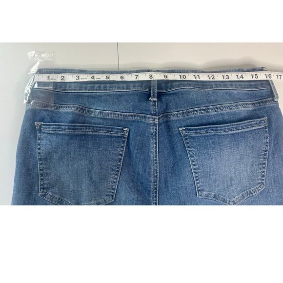 NYDJ Briella Blue Denim Medium Wash Cuffed Bermuda Shorts Stretch Casual 12 - Picture 10 of 10